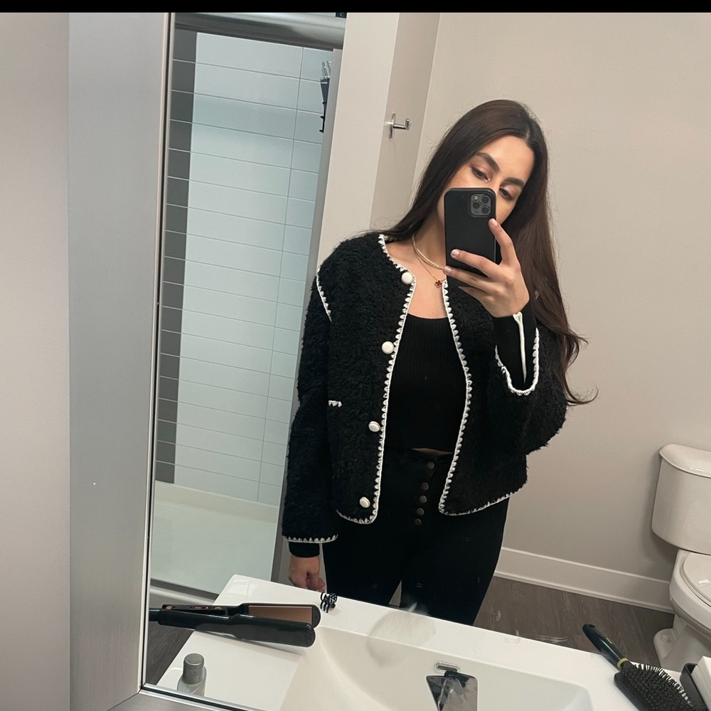 Brand new Premium Contrast Trim Faux Shearling Jacket
ENGLISH FACTORY.